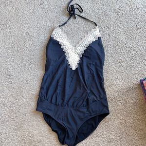 Maternity bathing suit size M
